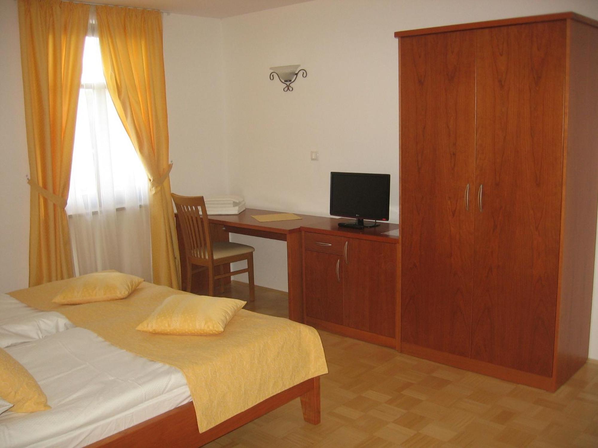 Hotel Gostilna In Prenocisce Kocjan Bizeljsko Habitación foto